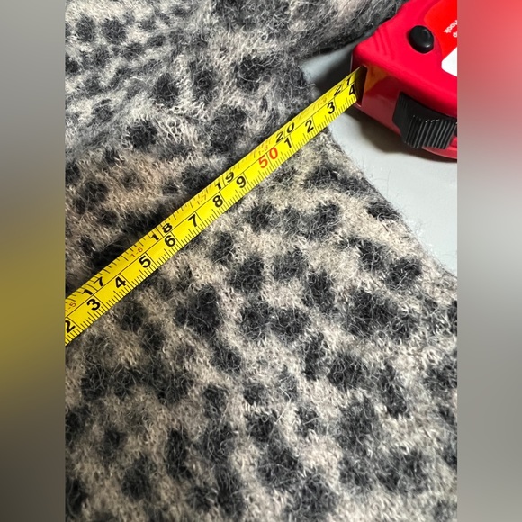 Stockholm Atelier & Other Stories crop sweater leopard prinT - Picture 7 of 9